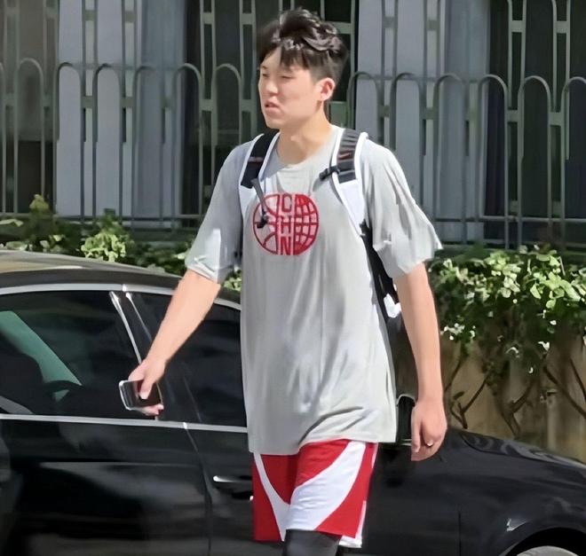 CBA速递！顾全首秀深圳不敌江苏，辽篮官宣签下段睿琪，同曦连签5人